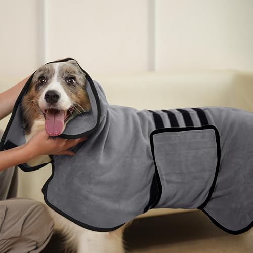 HezzLuv Hundebademantel Ultra Saugfähig Mikrofaser Hunde Trockenmantel für Schnelles & Einfaches Trocknen, Weiches Doppel-Layer Hundehandtuch für Welpen & Erwachsene Haustiere Hunde Katzen HezzLuv Hundebademantel Ultra Saugfähig Mikrofaser Hunde Trockenmantel für Schnelles & Einfaches Trocknen, Weiches Doppel-Layer Hundehandtuch für Welpen & Erwachsene Haustiere Hunde Katzen von HezzLuv