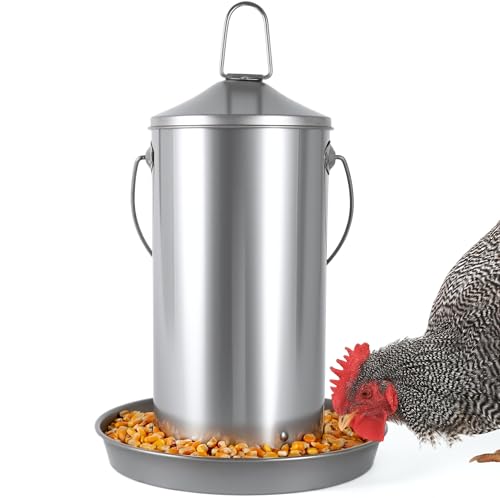4.0 kg Edelstahl Hängender Hühnerfutterspender Metall Kein Abfall Geflügel Futterspender Rostfrei Wiederverwendbar Langlebig Schwerkraftfutter Hühnerstall Zubehör für Huhn, Gänse, Ente, Hühner, Hahn 4.0 kg Edelstahl Hängender Hühnerfutterspender Metall Kein Abfall Geflügel Futterspender Rostfrei Wiederverwendbar Langlebig Schwerkraftfutter Hühnerstall Zubehör für Huhn, Gänse, Ente, Hühner, Hahn von Hipykat