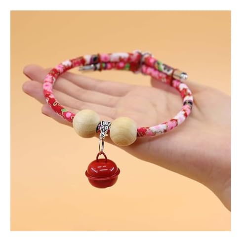 Lucky Kimono-Halsband mit Zedernperlen, personalisierbar, Sellerie, für Hunde und Katzen, mit Glücksanhänger, Katzenglocken, bequem, verstellbar (Glockenrot, L) von Hliloy