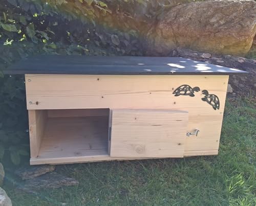 Schildkrötenhaus mit verschließbarem Eingang Boden und abnehmbares Dach aus 18mm starkem Fichtenvollholz 2X wetterfest imprägniert (SK12N) von Holzdeko-Ma