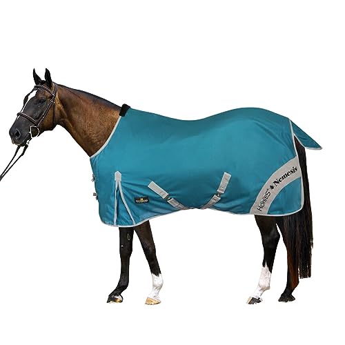 Horses, Fliegendecke Nemesis aus Netzmaterial, Hervorragend Verarbeitete Decke, Nützlich zum Schutz des Pferdes vor Temperaturschwankungen und Insekten (135 cm, Hellblau) von Horses