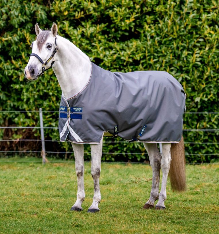 Horseware Amigo 100g Bravo 12 Original Turnout 140 cm, Shadow/ Navy & Lime Horseware Amigo 100g Bravo 12 Original Turnout 140 cm, Shadow/ Navy & Lime von Horseware