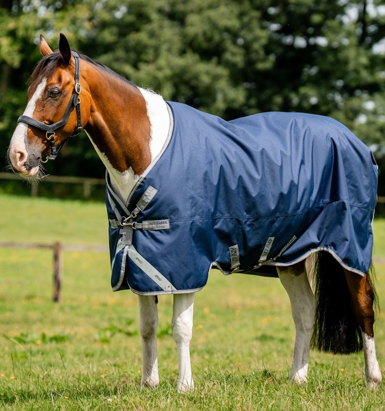 Horseware Amigo 1200D Turnout 100g Navy/Titanium Grey & Silver, 140 cm Horseware Amigo 1200D Turnout 100g Navy/Titanium Grey & Silver, 140 cm von Horseware