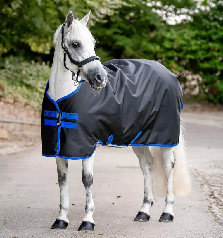 Horseware Amigo 200g Ripstop 900D Turnout  Black/Classic Blue, 145 cm (6'6") von Horseware