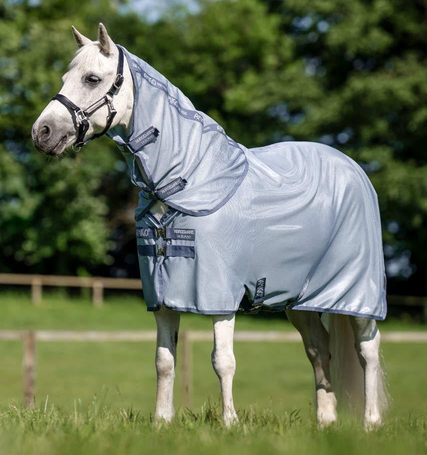 Horseware Amigo Bug Rug Plus Pony Fliegendecke Heather Blue/Blue & Silver, Gr. 100 cm Horseware Amigo Bug Rug Plus Pony Fliegendecke Heather Blue/Blue & Silver, Gr. 100 cm von Horseware
