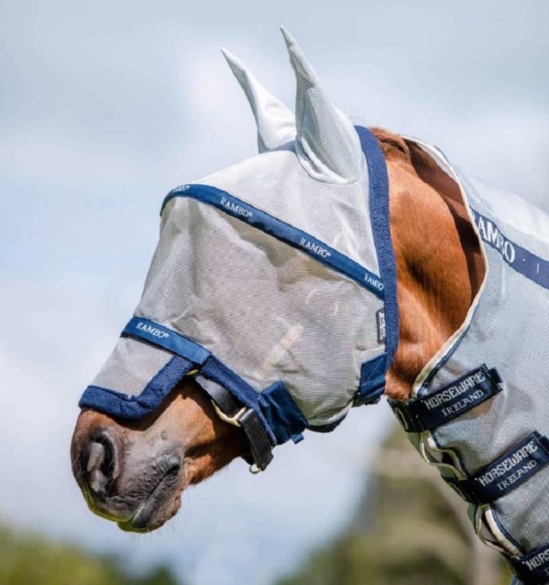 Horseware Rambo Plus Fliegenmaske Silver/ Navy, Gr. Cob Horseware Rambo Plus Fliegenmaske Silver/ Navy, Gr. Cob von Horseware