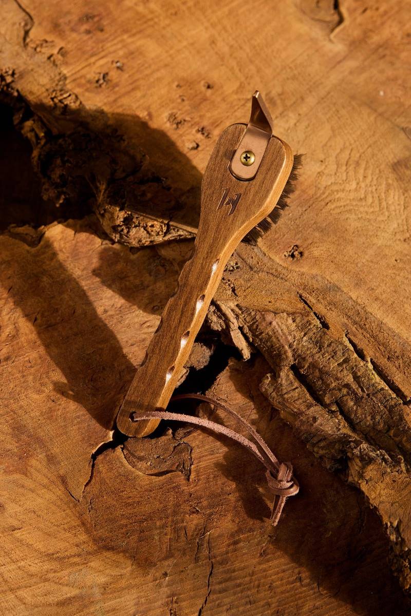 Horseware Signature Hoof Pick Wood & Natural Fibres / One Size Horseware Signature Hoof Pick Wood & Natural Fibres / One Size von Horseware
