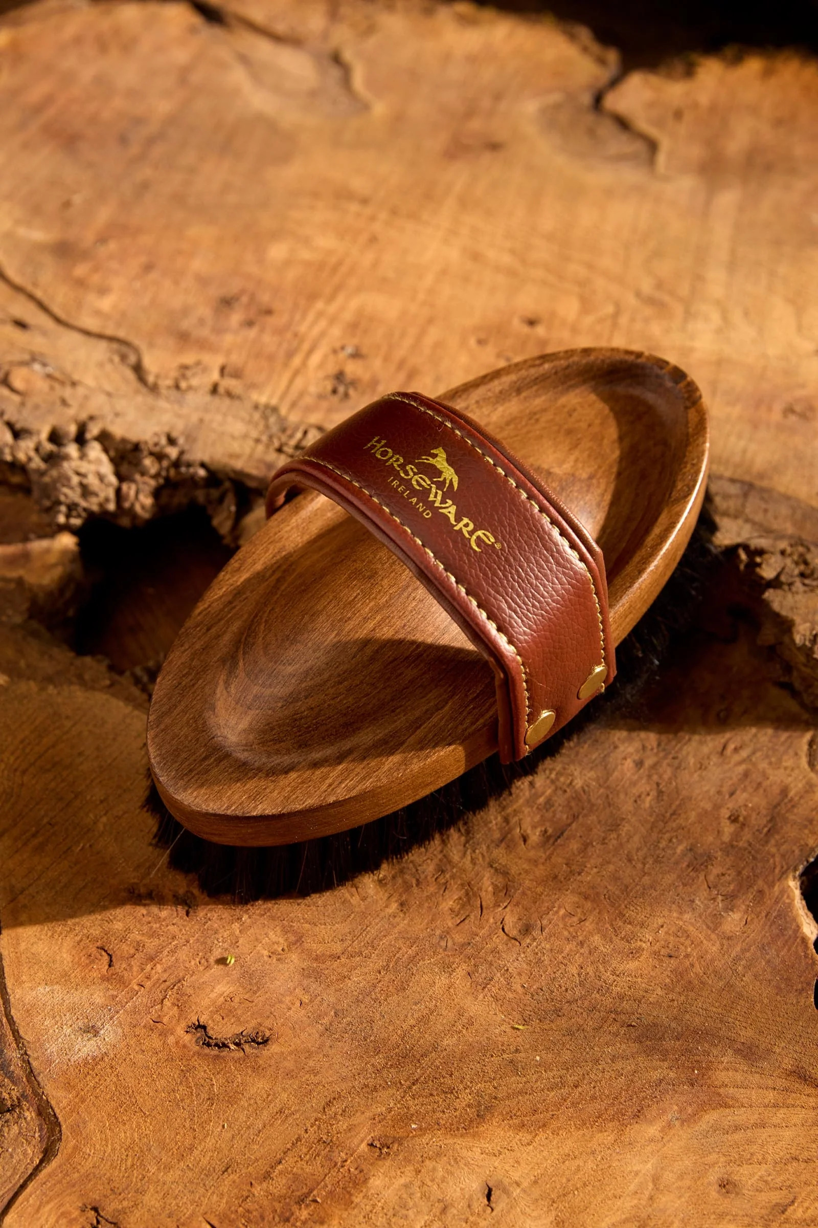 Horseware Signature Polierbürste Wood & Natural Fibres / One Size Horseware Signature Polierbürste Wood & Natural Fibres / One Size von Horseware