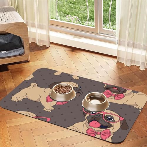 Karikatur, Mops, Hundebaby, In, A, Brille, Und, In, A, Fliege,Futtermatte für Haustiere, Tischsets aus PU-Leder für Katzen und Hunde,30x45cm Karikatur, Mops, Hundebaby, In, A, Brille, Und, In, A, Fliege,Futtermatte für Haustiere, Tischsets aus PU-Leder für Katzen und Hunde,30x45cm von InOmak