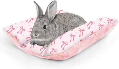 JarThenaAMCS Kaninchenbett, verdicktes und weiches Hasenbett, rosa Schleife, wiederverwendbar, Kuschelkissen, Plüschmatte, Kleintierbetten, waschbar, konkave Matte für Meerschweinchen, Hamster JarThenaAMCS Kaninchenbett, verdicktes und weiches Hasenbett, rosa Schleife, wiederverwendbar, Kuschelkissen, Plüschmatte, Kleintierbetten, waschbar, konkave Matte für Meerschweinchen, Hamster von JarThenaAMCS