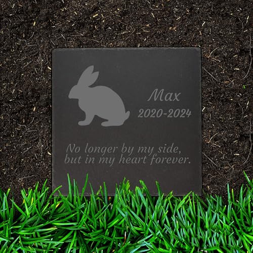 Jodimitty Kaninchen Grabstein Gedenkstein personalisierte Name & Lebensspanne & Nachricht, Quadratischer Grabschmuck Wetterfest Grabplatte mit Gravur Tombstone 10cm/15cm/20cm Jodimitty Kaninchen Grabstein Gedenkstein personalisierte Name & Lebensspanne & Nachricht, Quadratischer Grabschmuck Wetterfest Grabplatte mit Gravur Tombstone 10cm/15cm/20cm von Jodimitty