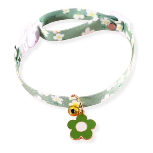 Niedliche, verstellbare Katzenhalsbänder, Muster aus Baumwolle mit Blumenanhänger und Glocke, bleibt nicht hängen, der größte Komfort für Ihr Haustier (grün) von JovalyStyle