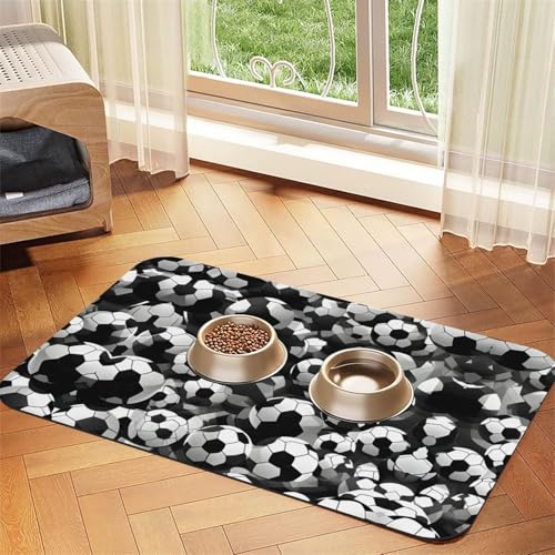 Futtermatte für Katzen, mit Fußball-Aufdruck, für Boden, Haustierbedarf, Wassernapf, Matte für Hunde, Schwarz / Weiß Futtermatte für Katzen, mit Fußball-Aufdruck, für Boden, Haustierbedarf, Wassernapf, Matte für Hunde, Schwarz / Weiß von KOUUIP