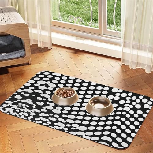 Katzenfuttermatte mit schwarz-weißem Punktemuster, Haustier-Futtermatte für Boden, Haustierbedarf, Wassernapf-Matte, Hunde-Essentials Katzenfuttermatte mit schwarz-weißem Punktemuster, Haustier-Futtermatte für Boden, Haustierbedarf, Wassernapf-Matte, Hunde-Essentials von KOUUIP