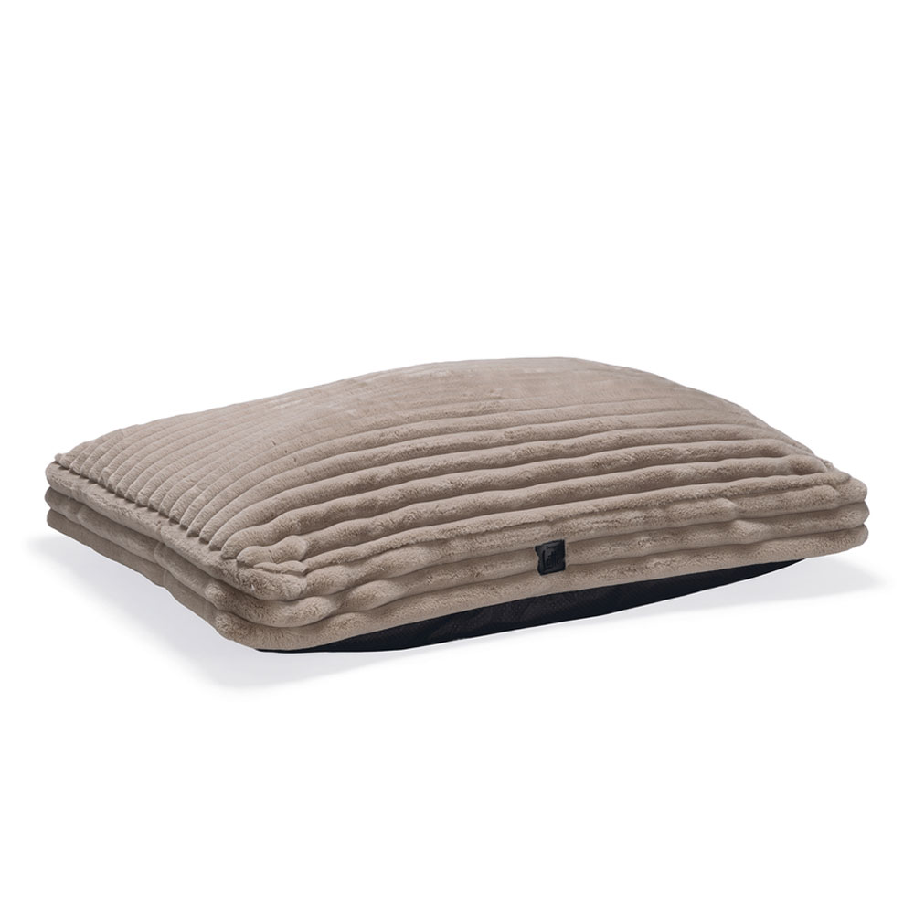 Designed by Lotte Hundekissen Reza - Beige - 100 x 70 cm Designed by Lotte Hundekissen Reza - Beige - 100 x 70 cm von Karlie