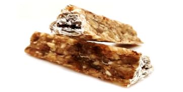 Kaureks Natur Hundeleckerlies, Dreieckiger Kauriegel mit Rind & Strauß 12cm 6 STK. von Kaureks Natur Hundeleckerlies