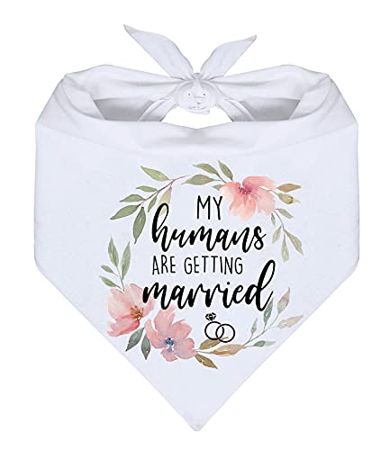 MaySunset My Humans are Getting Married Lustiges weißes Kranz-Muster, Baumwolle, Dreieckstuch für Hunde, Verlobung, Hochzeit, Ankündigung, Foto-Requisiten, Zubehör für Haustier-Liebhaber, Geschenke MaySunset My Humans are Getting Married Lustiges weißes Kranz-Muster, Baumwolle, Dreieckstuch für Hunde, Verlobung, Hochzeit, Ankündigung, Foto-Requisiten, Zubehör für Haustier-Liebhaber, Geschenke von Kidstinct