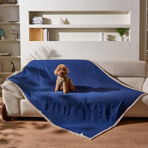 Kritter Planet wasserdichte Decke für Hunde, Pee Proof Sherpa Fleece Reversibel Abdeckung für Couch oder Bett, Flüssiger Beweis Möbelschutz für Mittlere Große Tiere, 203 x 152 cm, Tiefblau/Taupe von Kritter Planet