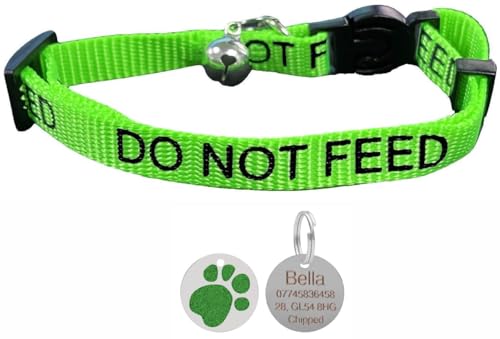 LARRYROO Katzenhalsband mit Aufdruck "Do Not Feed", weiches Nylon und Sicherheitsschnalle, mit personalisierbarer Gravur, glitzernd, runder Pfotenabdruck, ID-Etikett (grün) von LARRYROO