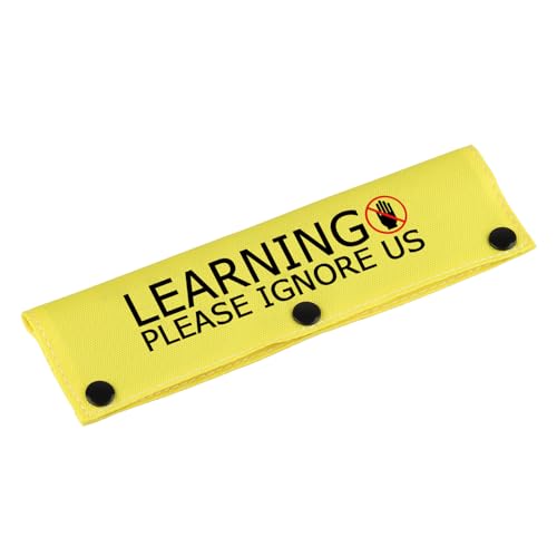 Lustige Hundeleinen-Hülle, Aufschrift "Learning Please Ignore Us", Warnschild, Haustiergeschenk, Geburtstagsgeschenk (Learning Ignore-YE Sleeve) von LEVLO