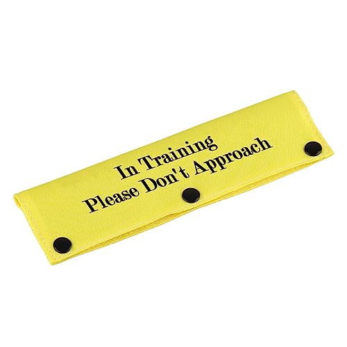 Lustige Hundeleinen-Hülle im Training mit der Aufschrift "Please Don't Approach Dog Leash Wrap Wrap Alert Hanging ID Patch Tag" (Don't Approach-YE Sleeve) von LEVLO