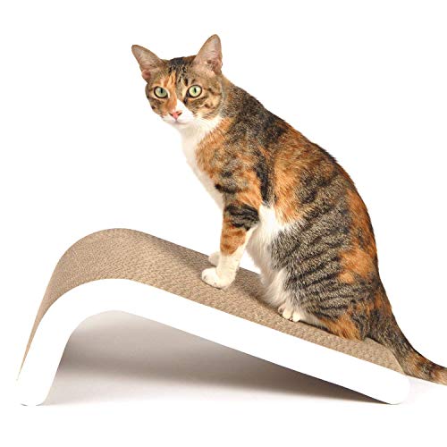 LIKEA Kratzbrett für Katzen mit Katzenminze, Qualitäts-Pappe und Konstruktion Kratzmöbel, mehrere Kratzwinkel, 45 x 25 x 19 cm von LIKEA