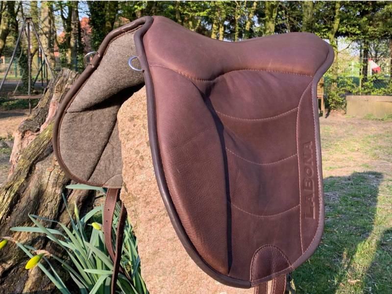 LaBona Reitpad Pro Mattleder Dunkelbraun, Gr. Standard LaBona Reitpad Pro Mattleder Dunkelbraun, Gr. Standard von LaBona