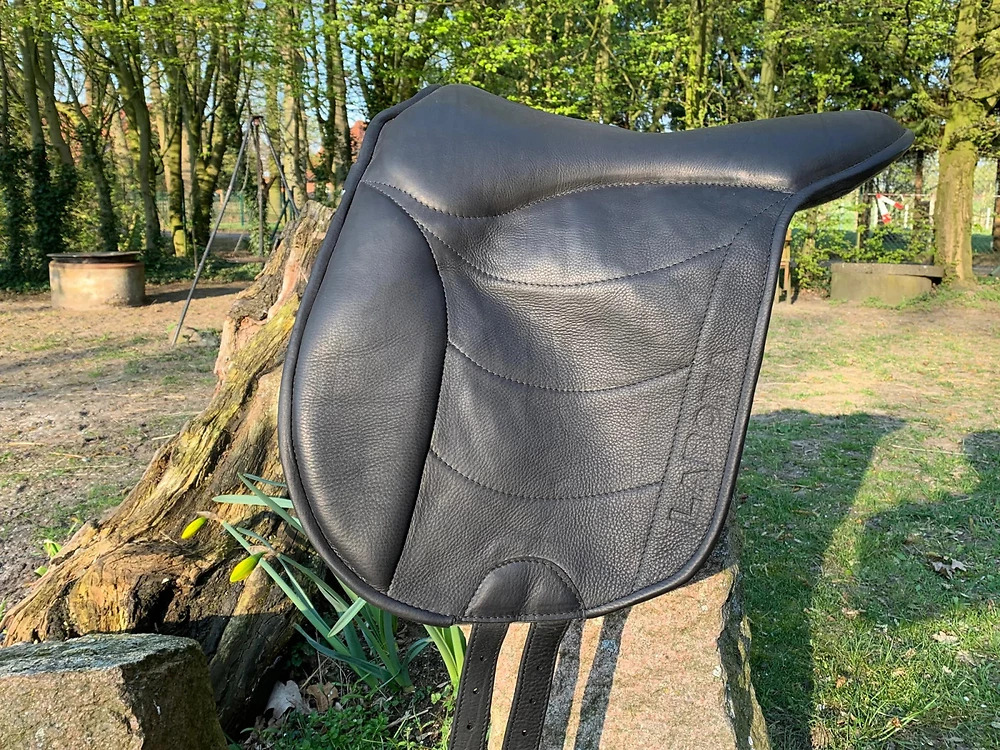 LaBona Reitpad Pro Mattleder Schwarz, Gr. Standard LaBona Reitpad Pro Mattleder Schwarz, Gr. Standard von LaBona