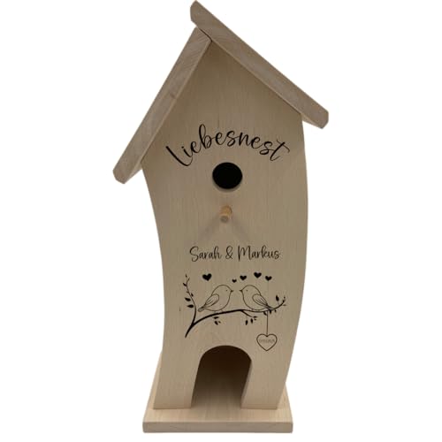 Personalisiertes Vogelhaus zur Hochzeit | Vogelhaus mit Namen als Gravur (Liebesnest V1, Standard) von LaserGrote