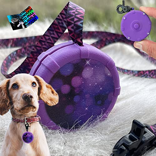 Purple Universe + kostenlose Bonus-Leine! Verstellbare Mini-Hundeleine zum Wandern, Training und Abenteuer. 101,6 cm starker, leichter, einziehbarer Schlüsselanhänger-Clip. Langlebiger und bequemer von Lazy Leash!