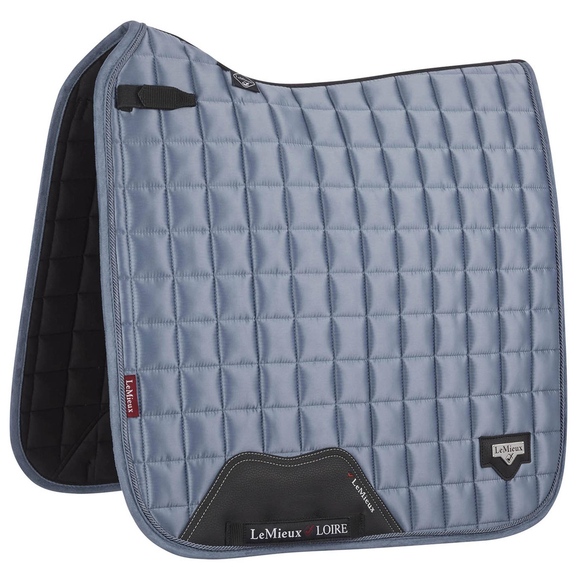 LeMieux Loire Classic Satin Dressurschabracke Ice Blue, Wb LeMieux Loire Classic Satin Dressurschabracke Ice Blue, Wb von LeMieux