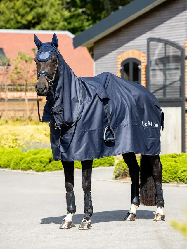 LeMieux Regenschutz-Reitdecke Navy, S LeMieux Regenschutz-Reitdecke Navy, S von LeMieux