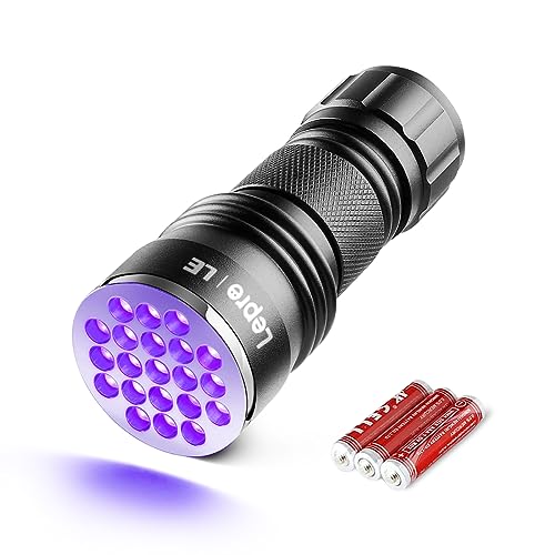 Lepro UV Taschenlampe mit 21 LEDs, 395nm UV Lampe, Batteriebetrieben Schwarzlicht Taschenlampe, Vielseitig & Tragbar Bernstein Lampe für Lecksuche, Haustierurin und Falschgeld-Erkennung Lepro UV Taschenlampe mit 21 LEDs, 395nm UV Lampe, Batteriebetrieben Schwarzlicht Taschenlampe, Vielseitig & Tragbar Bernstein Lampe für Lecksuche, Haustierurin und Falschgeld-Erkennung von Lepro