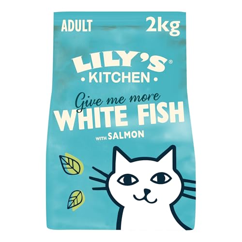 Lily’s Kitchen Vollwertnahrung Trocken Katzenfutter für junge ausgewachsene (2kg) Fischermenü mit Weißfisch und Lachs von Lily's Kitchen