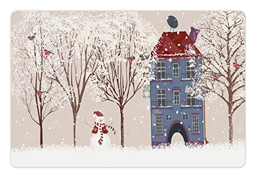 Lunarable Weihnachtliche Haustiermatte für Futter und Wasser, schneebedeckter Innenhof, Baum und Schneemann vor dem Haus, Pastellfarben, rutschfeste Gummimatte für Hunde und Katzen, 45,7 x 30,5 cm, von Lunarable