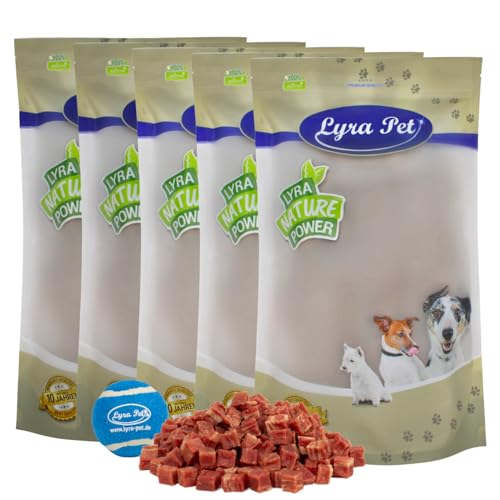 Lyra Pet® 5 kg Entenfleischwürfel mit Fisch Hundefutter Snack fettarm schonend getrocknet Leckerli Kausnack Kauartikel für Hunde Kauspaß + Tennis Ball von Lyra Pet