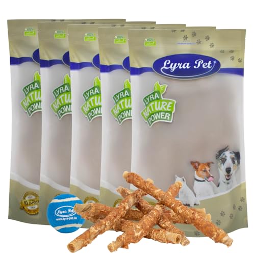 Lyra Pet® 5 kg Kaurollen mit Hühnerbrust ca. 34 cm Hundefutter Snack fettarm schonend getrocknet getrocknet Leckerli Kausnack Kauartikel für Hunde Kauspaß + Tennis Ball von Lyra Pet