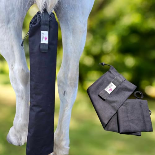 MANE & STABLE Premium wasserdichte Pferdeschwanztasche, verstellbar, gefüttert, schützend, zum Hineinschlüpfen, Schnellverschluss-Schwanzschutz für geflochtene/lose Pferdeschwänze 80 cm lang, Schwarz MANE & STABLE Premium wasserdichte Pferdeschwanztasche, verstellbar, gefüttert, schützend, zum Hineinschlüpfen, Schnellverschluss-Schwanzschutz für geflochtene/lose Pferdeschwänze 80 cm lang, Schwarz von MANE & STABLE