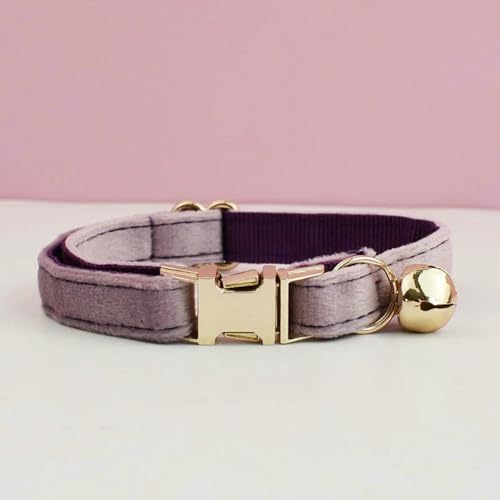 Personalisiertes Katzenhalsband aus Samt mit Glöckchenfliege - Namensschild mit individueller Gravur von MEIFULLE