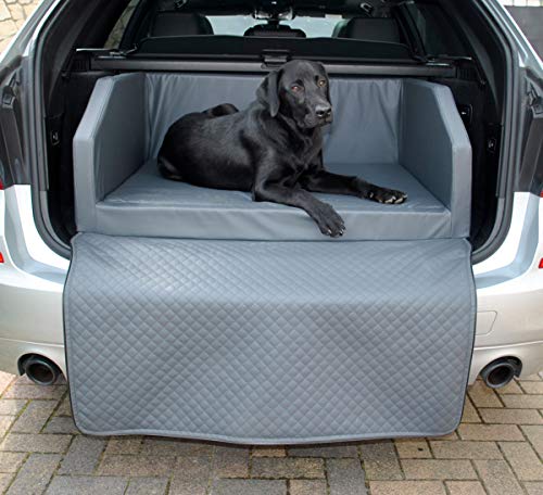 Mayaadi Home Premium Hundebett - 90 x 70 x 38 cm | Hochwertiger Autositz für Deinen Hund | Autohundebett mit Schutzdecke, Kofferraum Bett aus Kunstleder | Travel Grau - S von Mayaadi Home