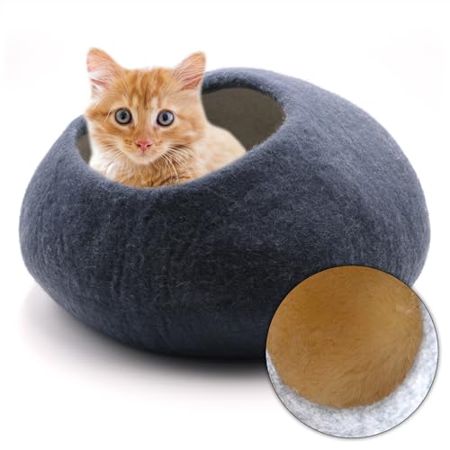 Miauff Katzenhöhle aus Filz – Handgefertigte Kuschelhöhle aus 100 % Wolle – Hygienisch, geruchsneutral & stilvoll​​, Ø ca. 42 cm x 28 cm (azurblau, mit Lammfell) von Miauff