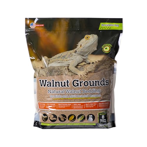 Galápagos (05074) Walnuss-Einstreu, natürliches zerkleinertes Walnussschalensubstrat – ideal für Bartagamen, Reptilien, Vögel & Terrarien – saugfähige & leicht zu reinigende Reptilieneinstreu, 8 QT von Natural Pack Galapagos