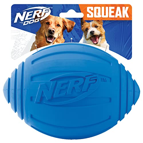 Nerf Dog Ridged Fußball Hundespielzeug mit interaktivem Quietscher, leicht, langlebig und wasserabweisend, 7 Zoll Durchmesser für mittelgroße/große Rassen, Einzeleinheit, Blau von NERF