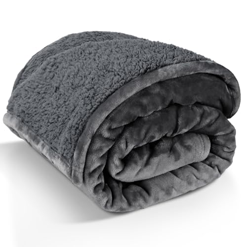 Nobleza Kuscheldecke Flauschig Decke, wasserdichte Fleecedecke XXL 203 x 152cm, Weich warm in Grau Perfekt als Sofadecke, Wohnzimmerdecke oder Wohndecke für den Winter Nobleza Kuscheldecke Flauschig Decke, wasserdichte Fleecedecke XXL 203 x 152cm, Weich warm in Grau Perfekt als Sofadecke, Wohnzimmerdecke oder Wohndecke für den Winter von Nobleza
