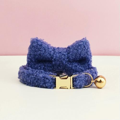 Teddy-Katzenhalsband mit Namensschild und Glöckchenfliege – Personalisierte, individuell gravierte Katzenhalsbänder für Katzen Teddy-Katzenhalsband mit Namensschild und Glöckchenfliege – Personalisierte, individuell gravierte Katzenhalsbänder für Katzen von Optxzn
