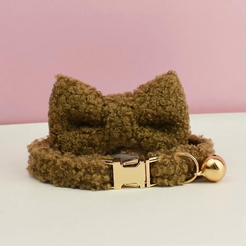 Teddy-Katzenhalsband mit Namensschild und Glöckchenfliege – Personalisierte, individuell gravierte Katzenhalsbänder für Katzen Teddy-Katzenhalsband mit Namensschild und Glöckchenfliege – Personalisierte, individuell gravierte Katzenhalsbänder für Katzen von Optxzn