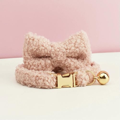 Teddy-Katzenhalsband mit Namensschild und Glöckchenfliege – Personalisierte, individuell gravierte Katzenhalsbänder für Katzen Teddy-Katzenhalsband mit Namensschild und Glöckchenfliege – Personalisierte, individuell gravierte Katzenhalsbänder für Katzen von Optxzn