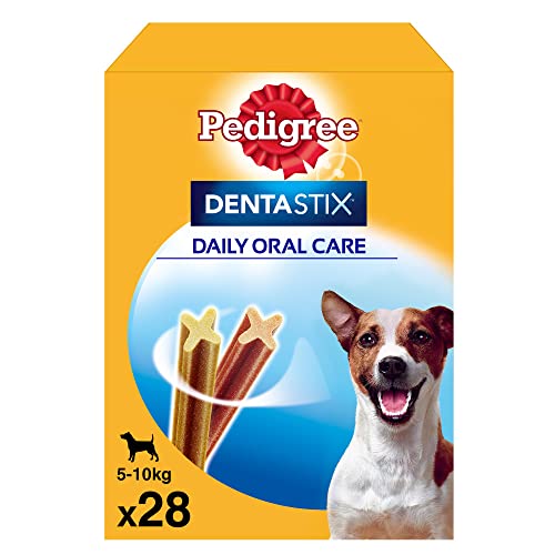 Pedigree Dentastix Snack für die Oralhygiene für kleine Hunde, 4 Packungen à 28 Stück von PEDIGREE