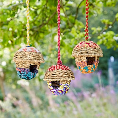 Acorn Vogelhaus aus recycelter Baumwolle, handgefertigt, Fair Trade-Handwerk, recyceltes Metall, Baumwolle und Jute Acorn Vogelhaus aus recycelter Baumwolle, handgefertigt, Fair Trade-Handwerk, recyceltes Metall, Baumwolle und Jute von Paper High