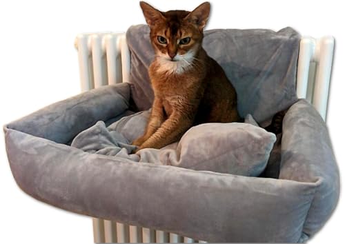 PataGrande Katzen Zubehör: Flauschiges Katzenbett Heizung - Kuschelige Katzen Heizungsliege, Waschbar, Bis 15 kg, Grau, Extra Kissen, Breite Liegefläche, Einfache Montage, Maschinenwaschbar PataGrande Katzen Zubehör: Flauschiges Katzenbett Heizung - Kuschelige Katzen Heizungsliege, Waschbar, Bis 15 kg, Grau, Extra Kissen, Breite Liegefläche, Einfache Montage, Maschinenwaschbar von PataGrande